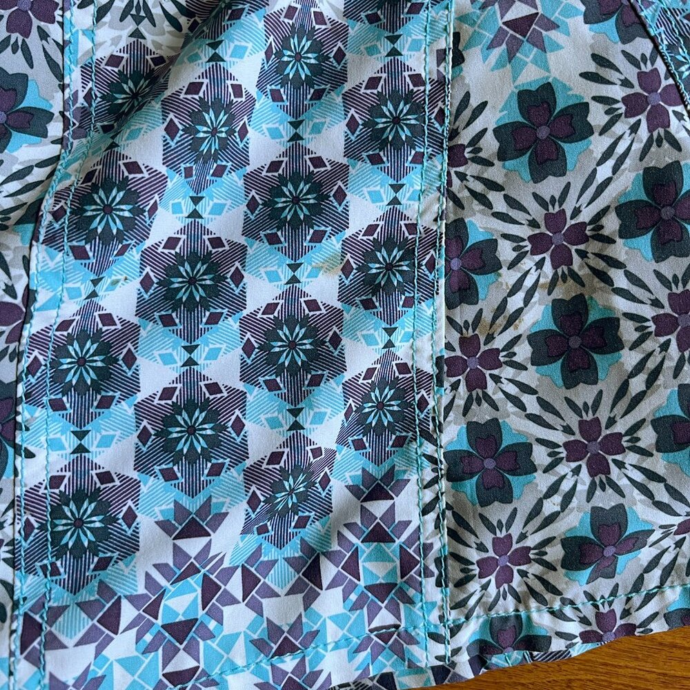 Athleta geo pattern twirl skort stains 6 - Picture 8 of 16